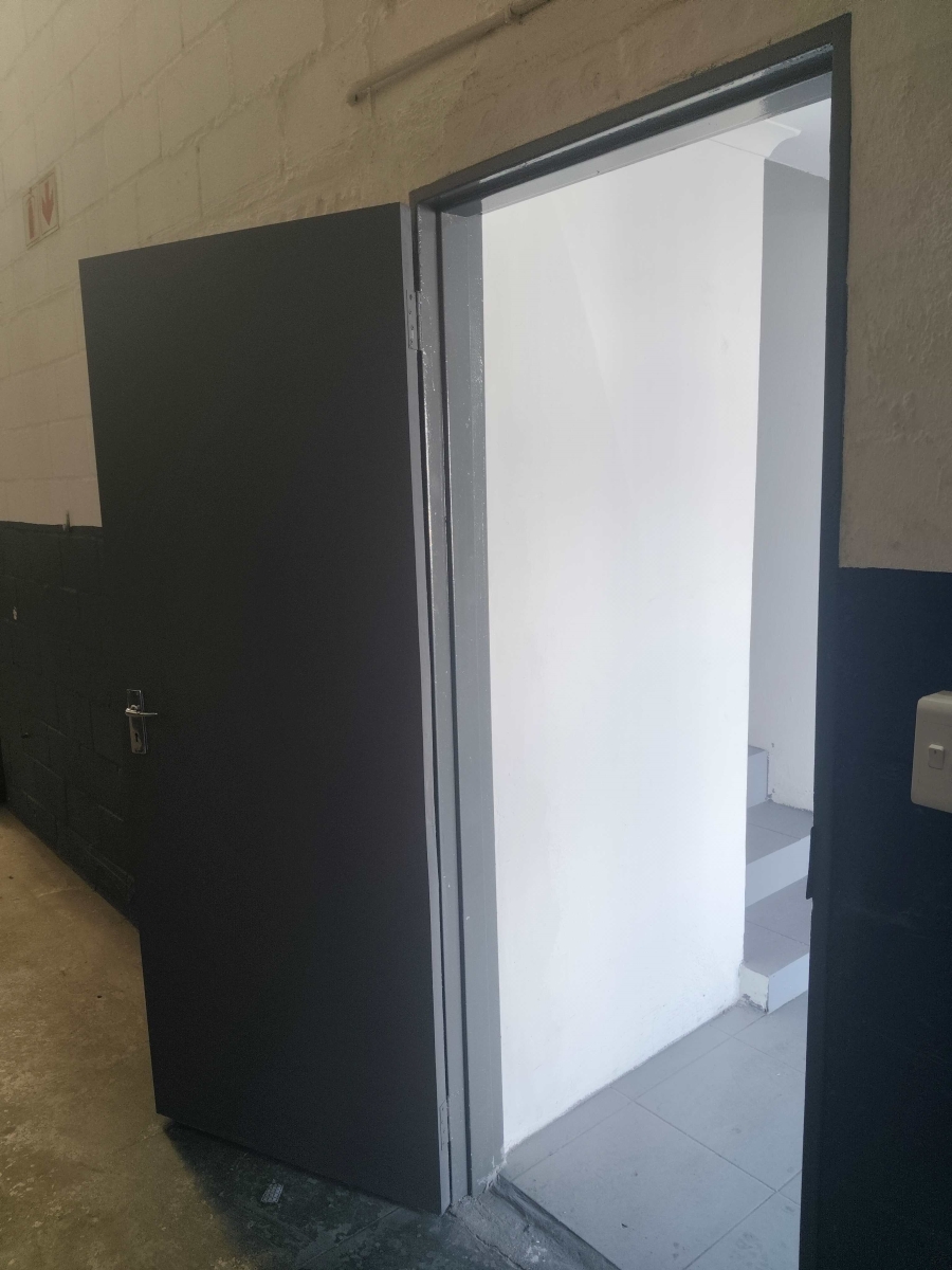 To Let Commercial Property for Rent in Okavango Park Western Cape